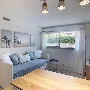 Appartement Golfe Juan Dans Résidence Avec Piscine, Vallauris
