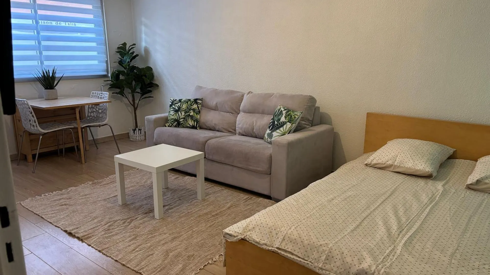 Centre Golfe Juan Plage Et Transports A Pied, 5 Min Cannes Vallauris Apartment